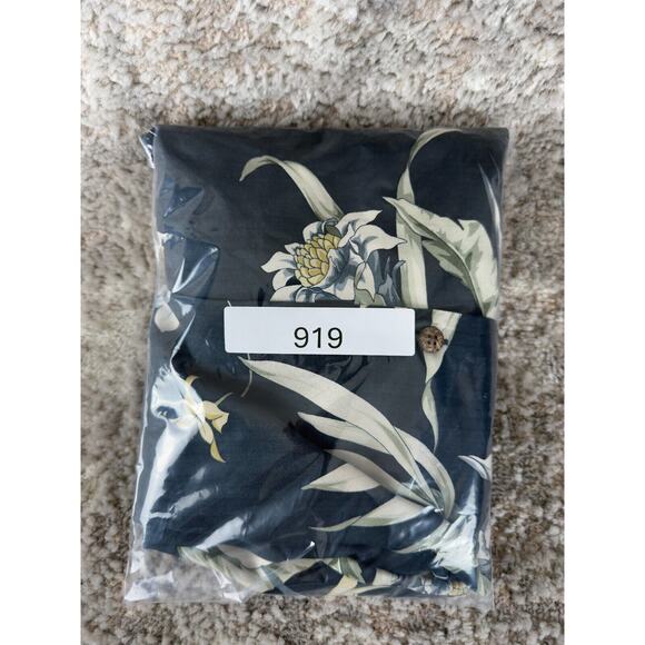 Tommy Bahama Mens Size L 100% Silk Tropical Button Shirt Navy Short Sleeve - Picture 9 of 9